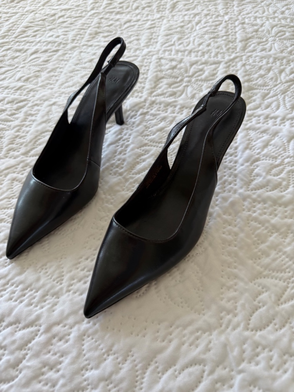 NWOT H&M Black Pointed Slingback Pumps